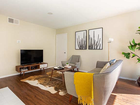 3rd image of 4406 Cahuenga Blvd APT 108