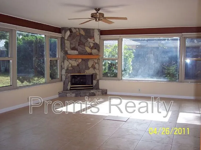 1281 Stony Brook Ln — Photo 5