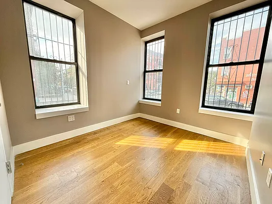 Rented by ERNY LLC | media 11