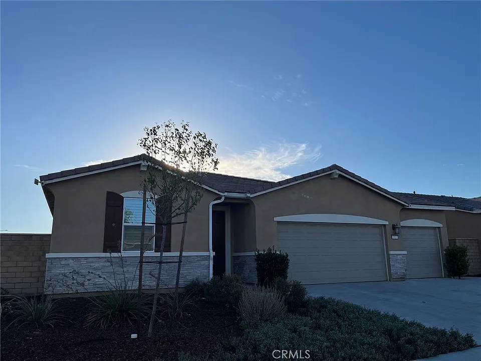 1937 Old Canyon Dr