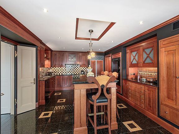 5th image of 990 N Lake Shore Dr #29DE