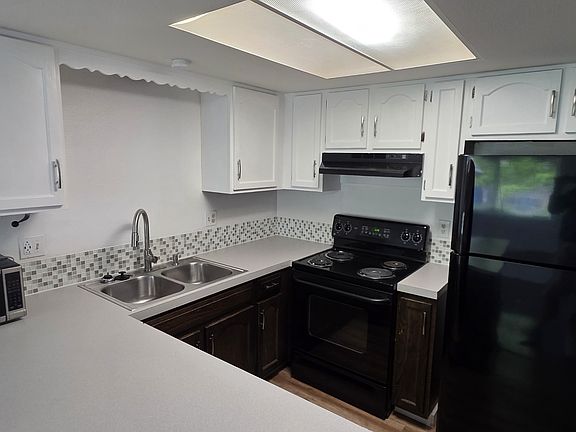 5th image of 705 S White Cloud Dr