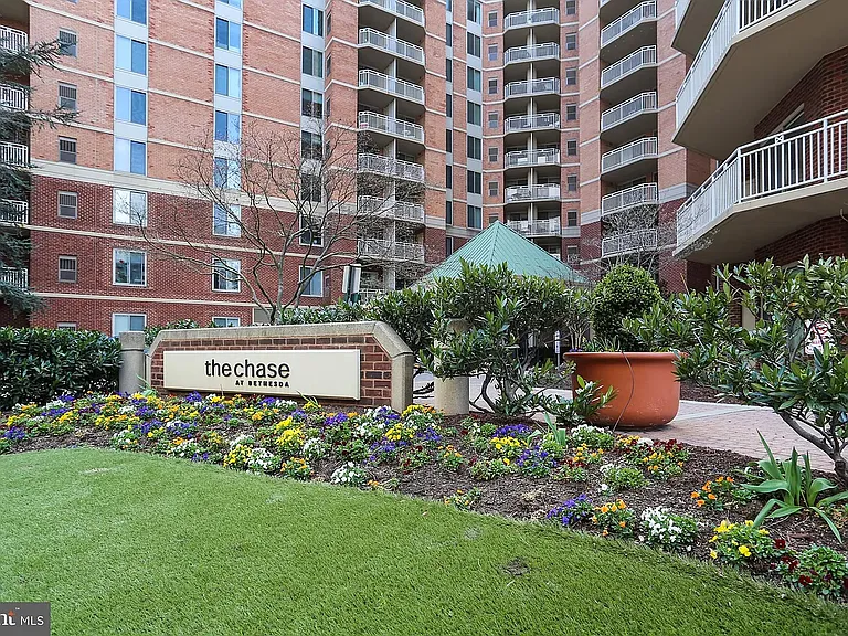 7500 Woodmont Ave #510 — Photo 24