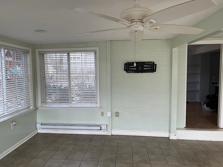 Sunroom is now very pale celery.