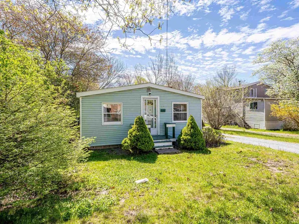 42 Jackson Rd, Halifax, NS B3A 4A3