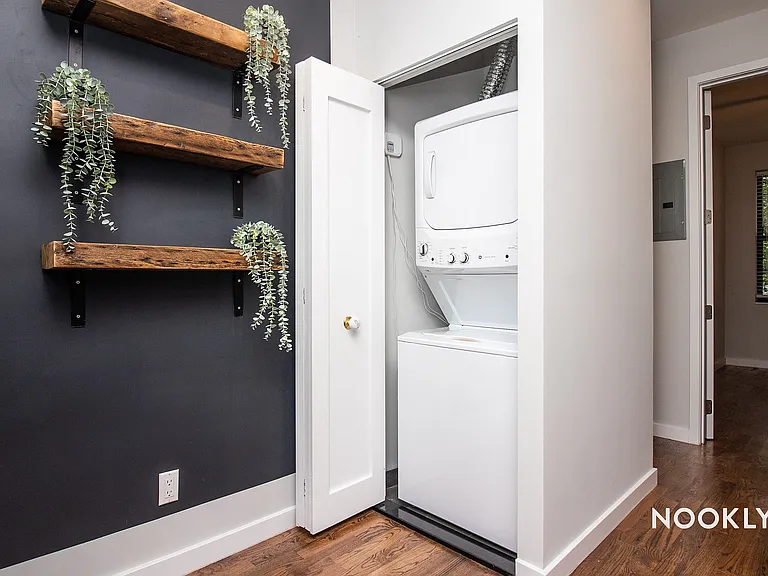 1553 De Kalb Ave #1R — Photo 6