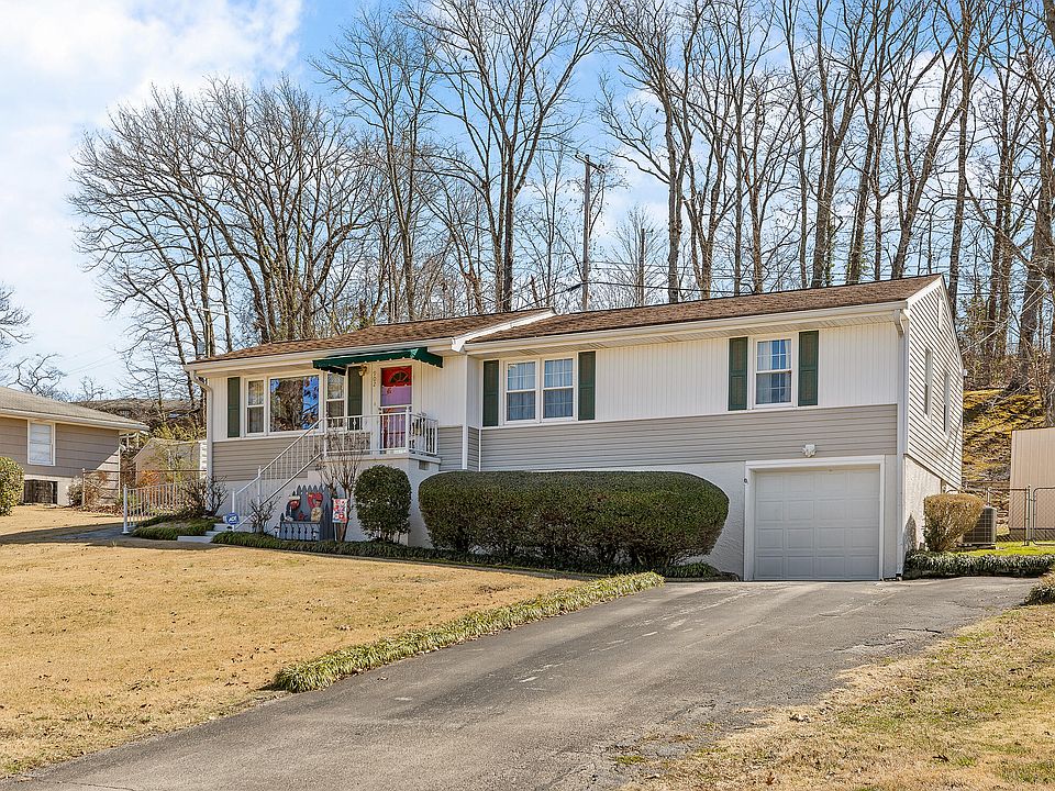1st image of 902 McHann Dr