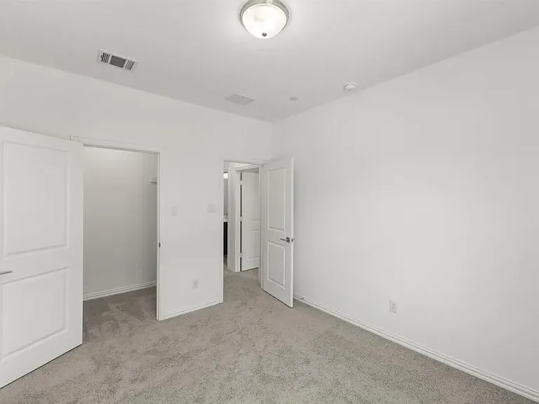 7557 Laburnam Rd — Photo 10