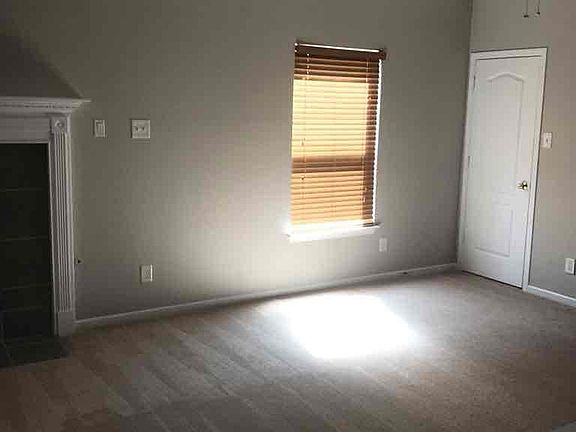3rd image of 6881 Maywood Cir