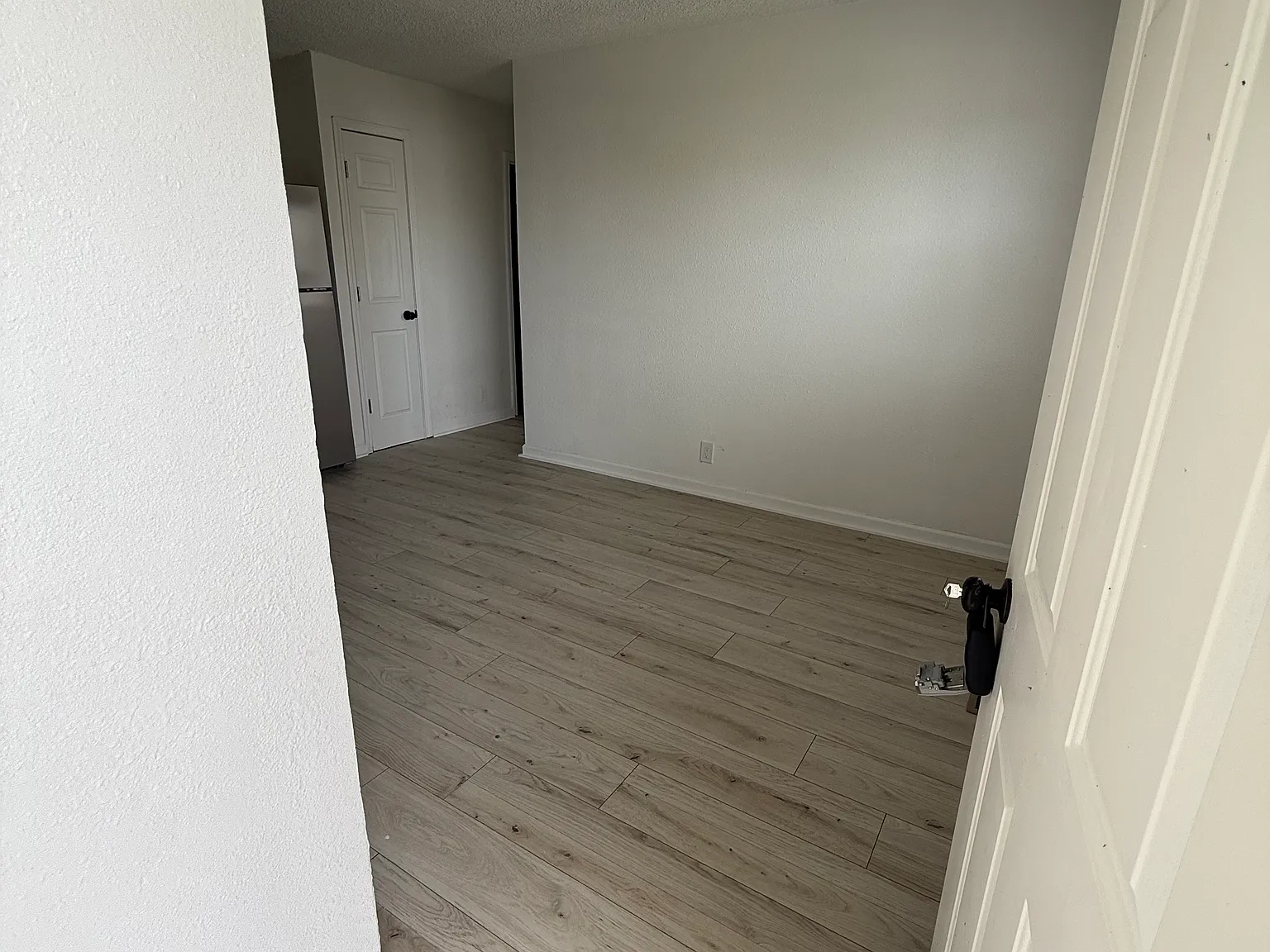 5 bed, 1.5 bath, 1515 sqft, $1,600 — Photo 2