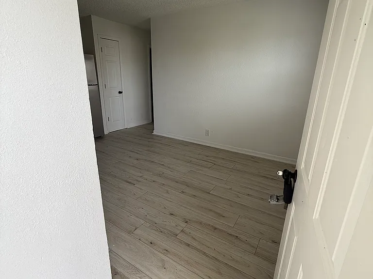 7035 W Newell St — Photo 11