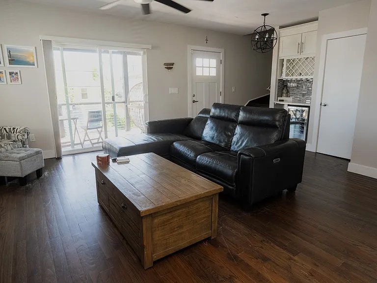 34 Waterwitch Ave — Photo 3