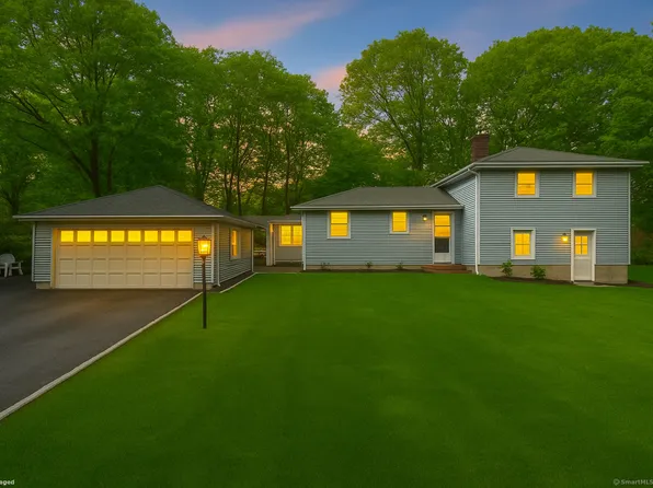 42 Stonecrop Road, Norwalk, CT 06851