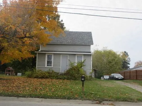 124 S Eastern Ave, Allegan, MI 49010