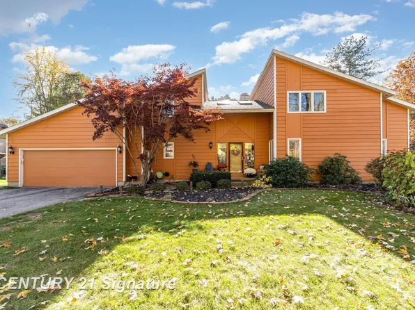 4909 Oakridge Dr, Midland, MI 48640