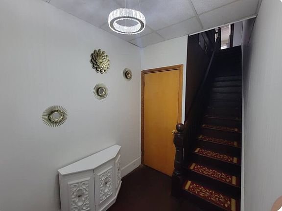 5th image of 400 York Pl #1