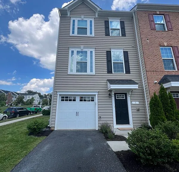 1 Gates Park Ct — Photo 2
