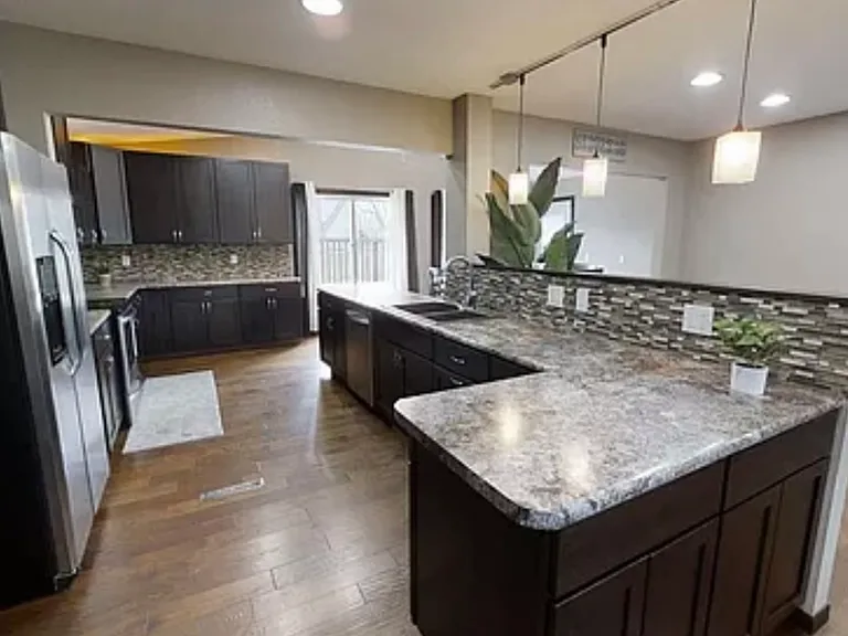 4516 S Highland Ave — Photo 5