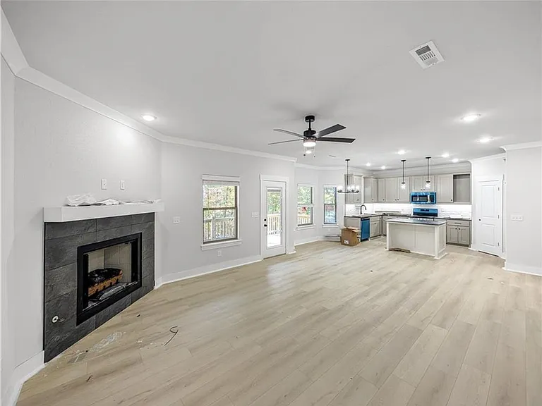 100 Selkirk Dr — Photo 7