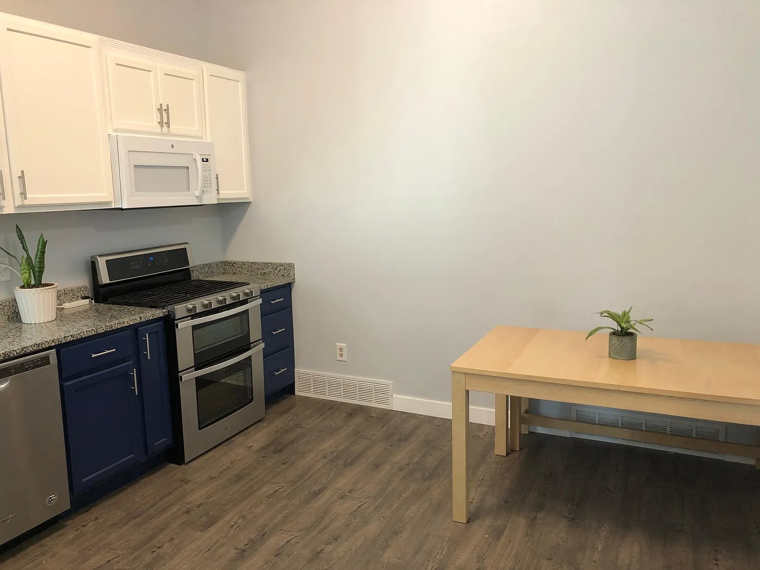 4 bed, 2040 sqft, $2,000 — Photo 4