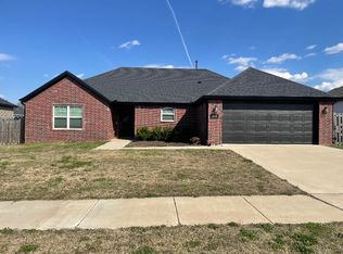 448 N Tacoma St, Farmington, AR 72730