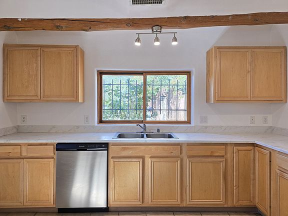 4th image of 620 1/2 Alto St