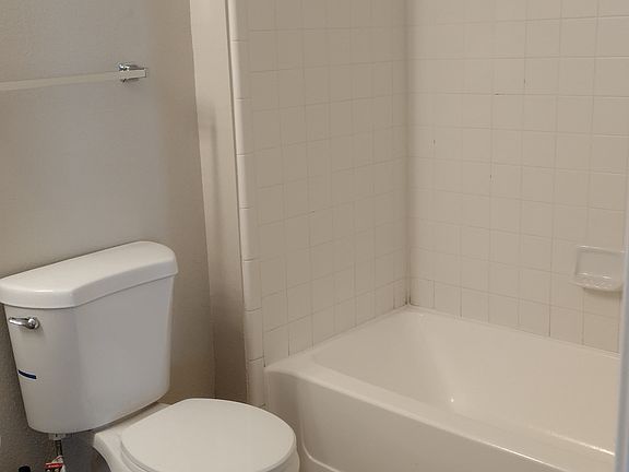 4th image of 18107 Bridle Club Dr