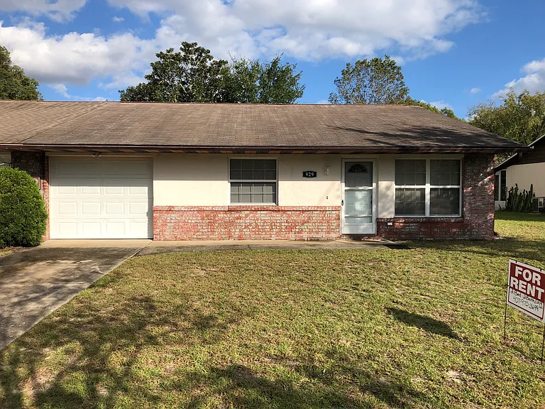 929 Hartford Dr — Photo 1