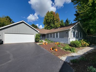 141 S Harrison St, Geneva, IL, 60134