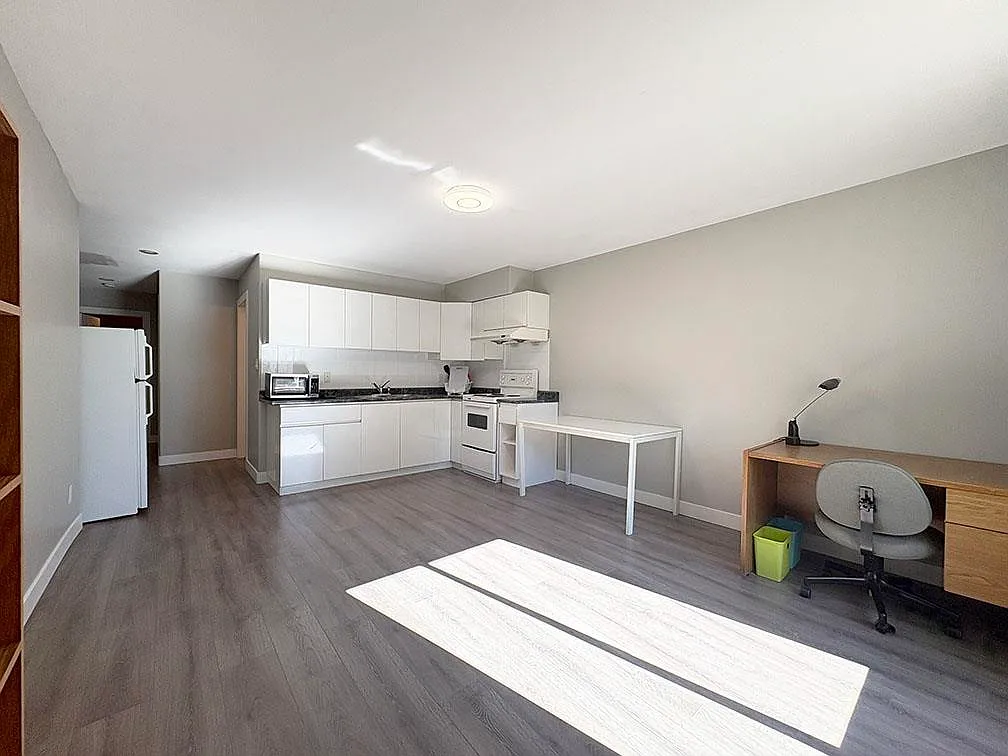 2 bed, 543 sqft, $2,000 — Photo 1
