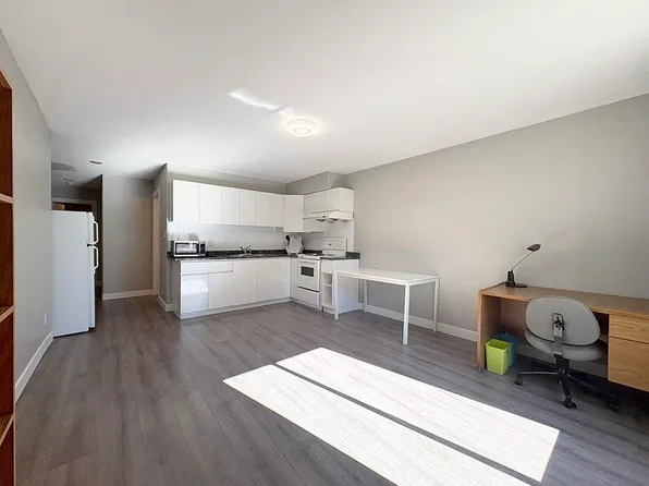 7210 Frances St, Burnaby, BC V5A 1H1