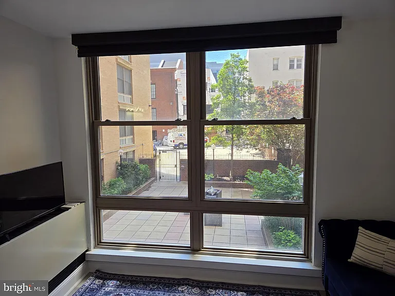 1260 21st St NW #210 — Photo 10