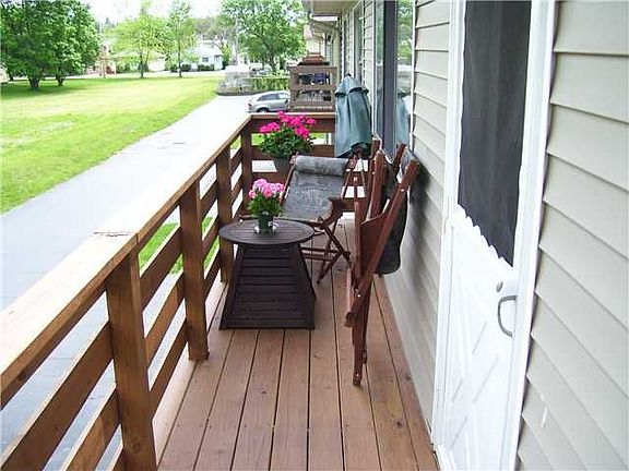 3rd image of 42 De Paul Dr
