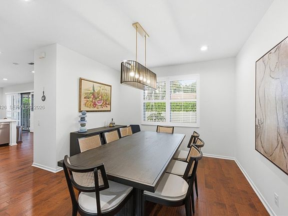 4th image of 500 Cambridge Dr