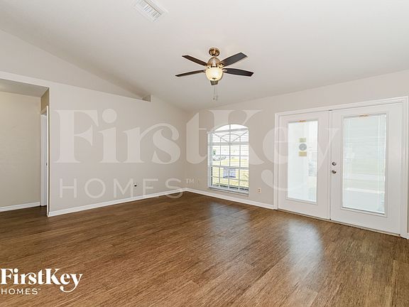 3rd image of 118 NE 6th Ave