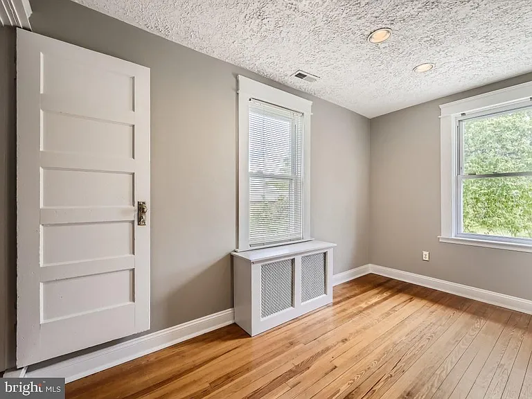 3201 E Joppa Rd — Photo 20