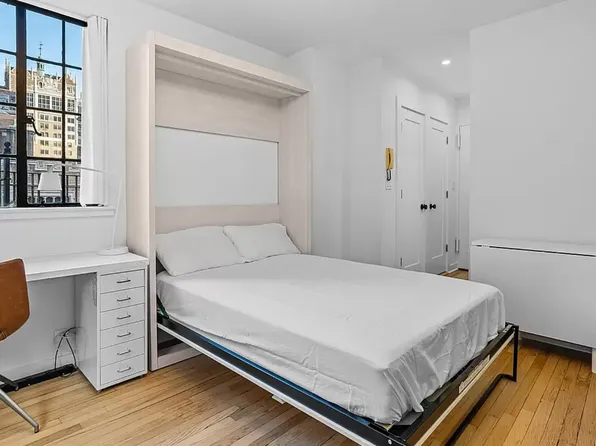 304 East 41st Street image 6 of 15