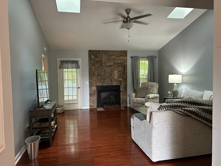 101 Highgate Dr — Photo 5