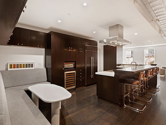 3rd image of 40 Walker St APT 4