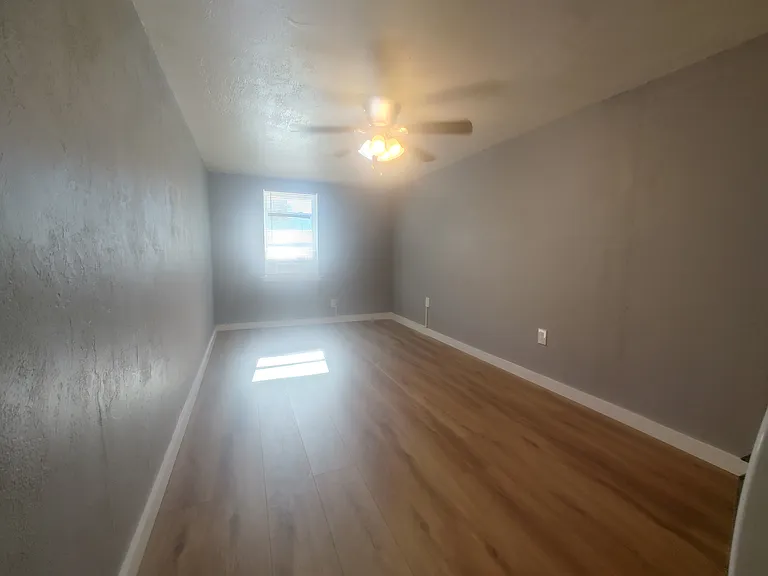 1013 Elm Ave #D — Photo 7
