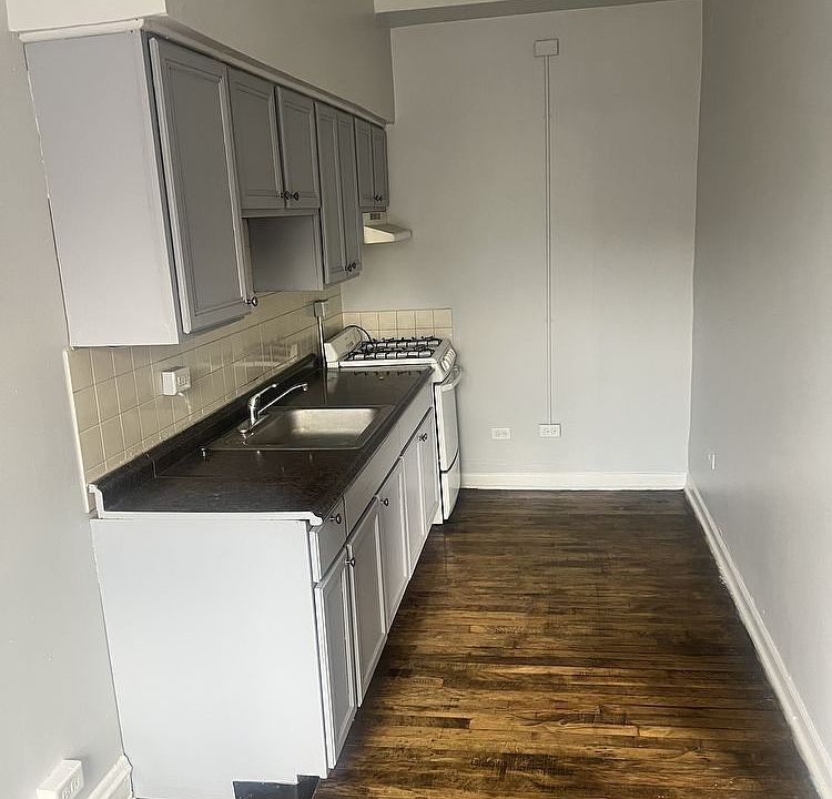 1st image of 6720 S Jeffery Blvd #2