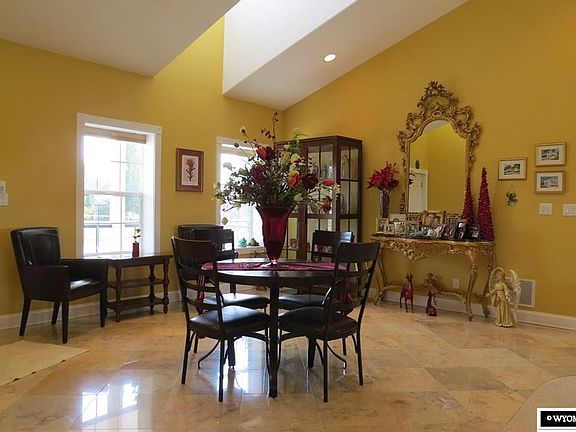 3rd image of 907 Saint Pierre Cir