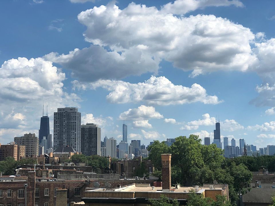 Stunning view of skyline and the Lincoln Park neighborhood.