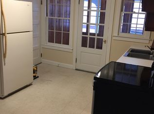 26 Colrain St APT 3, Greenfield, MA 01301