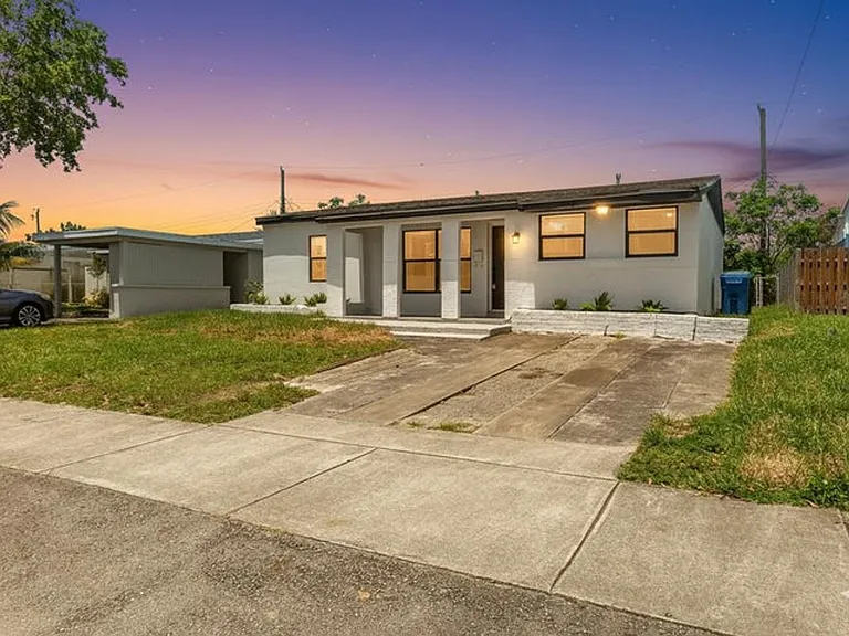 5409 NE 4th Ave — Photo 10