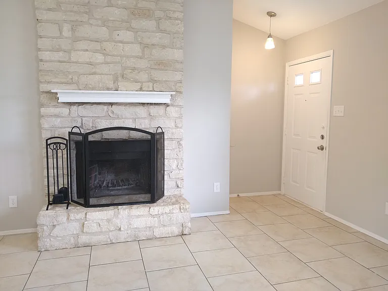 1813 Laurel Path — Photo 8