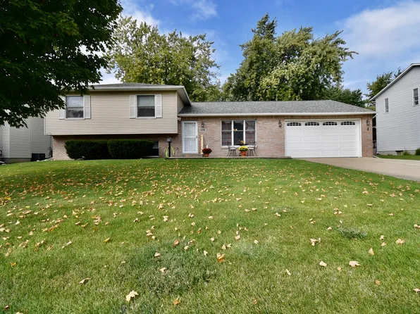 608 N East St, Hudson, IL 61748
