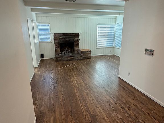 4th image of 7402 Haskell Ave