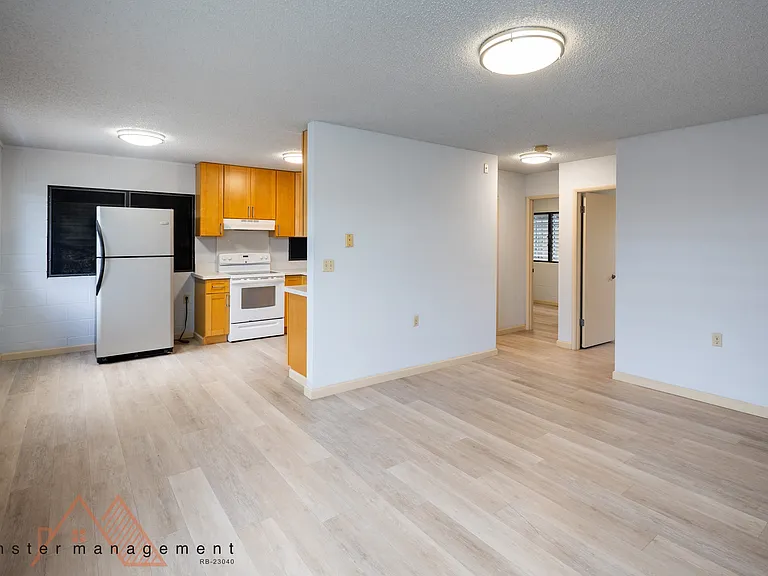215 Azores St #D — Photo 4