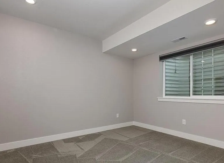 2256 Lombardy St — Photo 27